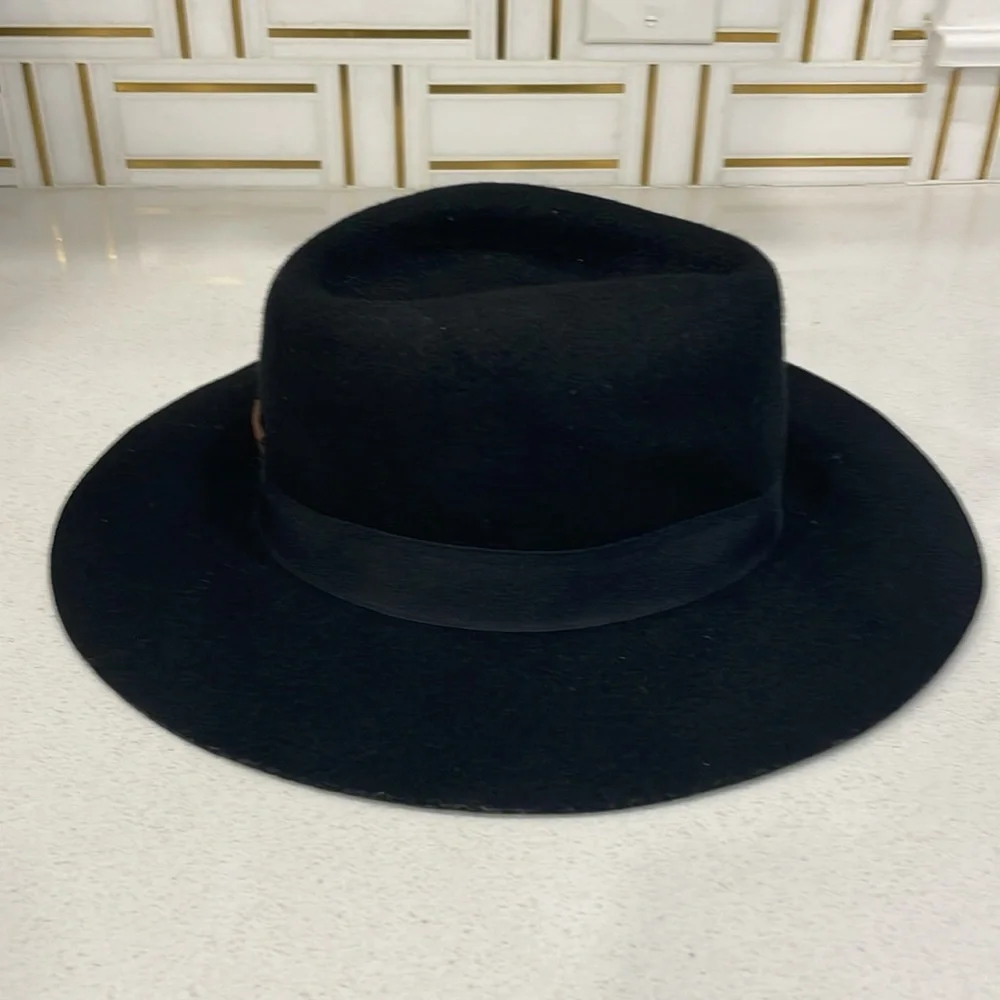 Roots  Black 100% Wool Hat - Picture 5 of 14